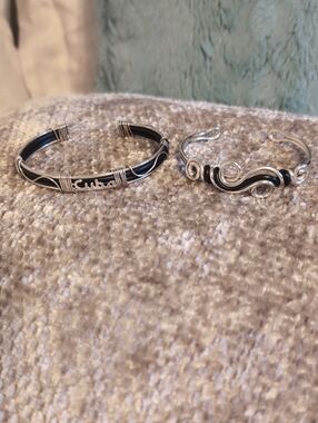 Handcrafted Black and Silver Wire Cuff Bracelet - Women Jewelry